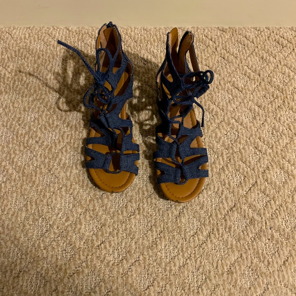 Lace Up Gladiator Sandals size6